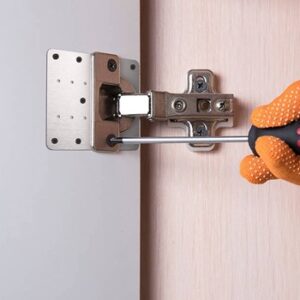 Cupboard hinge